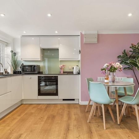 The Hidden Valley - A Stylish Rural Retreat, Perfect For Families St Clears Extérieur photo