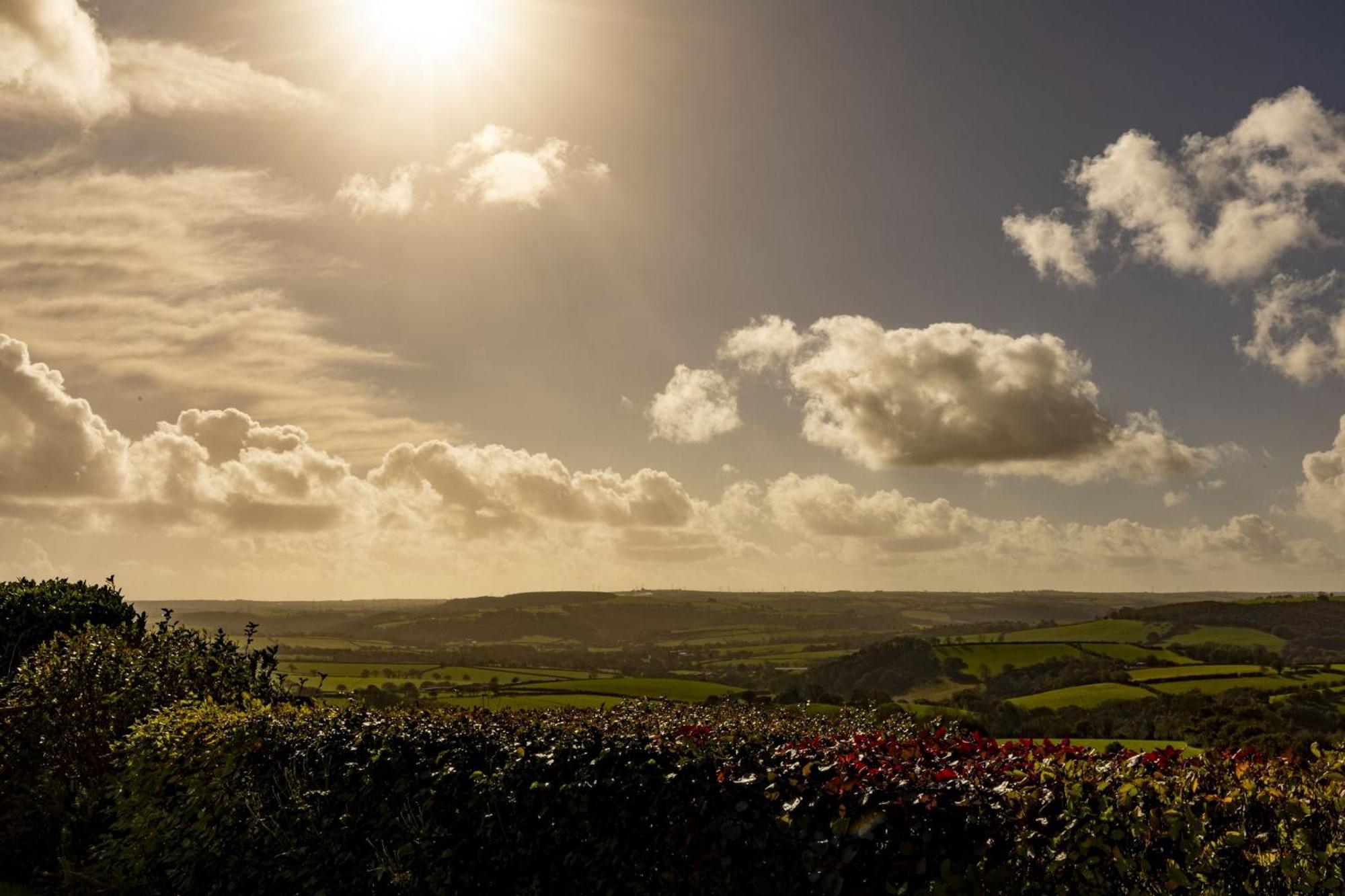 The Hidden Valley - A Stylish Rural Retreat, Perfect For Families St Clears Extérieur photo