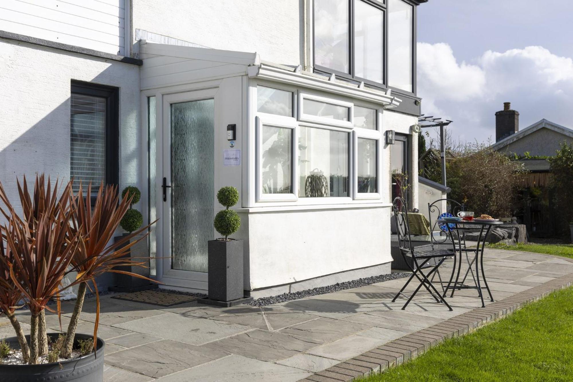 The Hidden Valley - A Stylish Rural Retreat, Perfect For Families St Clears Extérieur photo