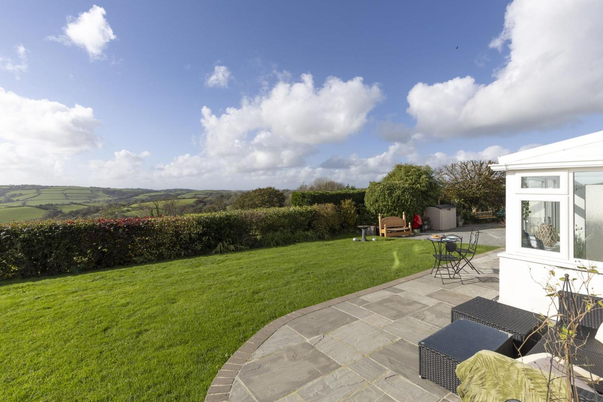 The Hidden Valley - A Stylish Rural Retreat, Perfect For Families St Clears Extérieur photo