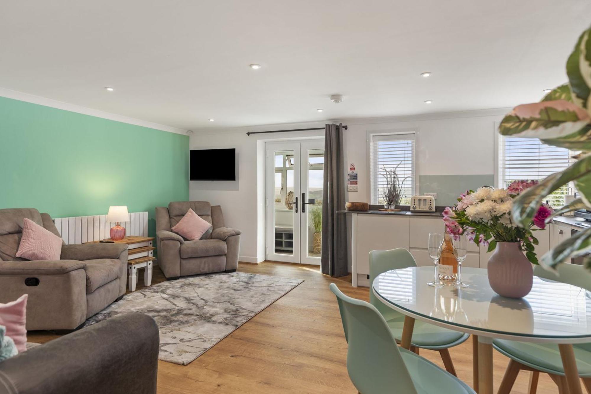 The Hidden Valley - A Stylish Rural Retreat, Perfect For Families St Clears Extérieur photo
